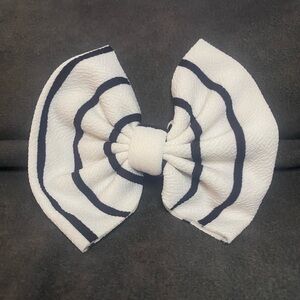 Little lopers big bow